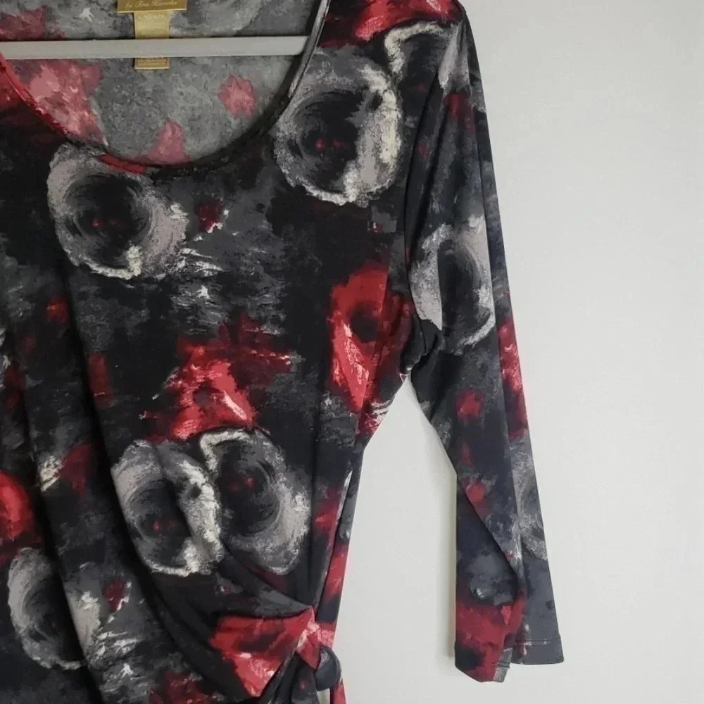 Ms Tina | Blouse | Faux Wrap | Black & Red | Sz 1X - Picture 4 of 5